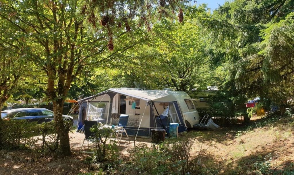 camping saint point emplacement tente
