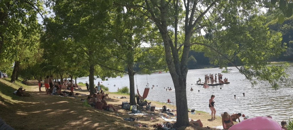 camping avec lac près de cluny